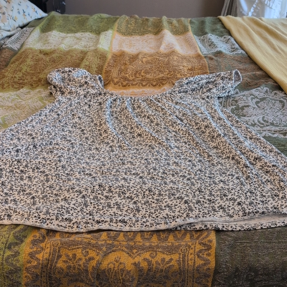 American Eagle Outfitters Black and White Floral Oversized Blouse/Dress